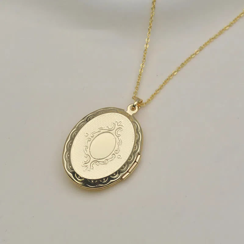 Collar con Dije Relicario de la Virgen de Guadalupe Estilo Clásico