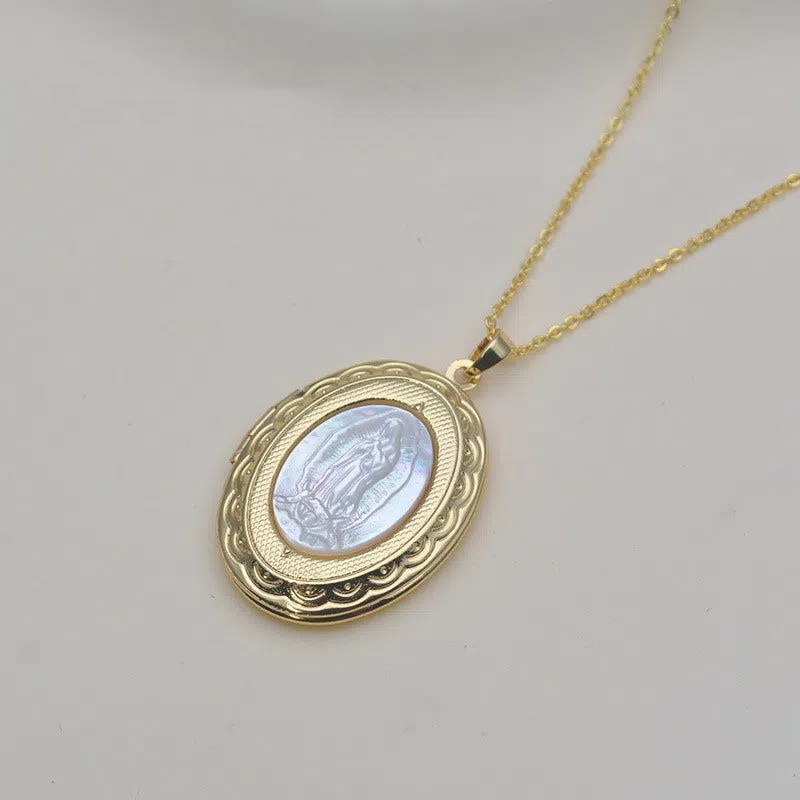 Collar con Dije Relicario de la Virgen de Guadalupe Estilo Clásico