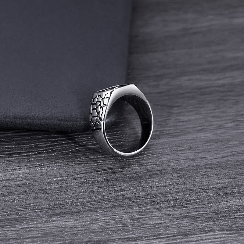 Anillo de Fe Divina con Cruz y Patrón de Piedra Agrietada Estilo Clásico