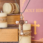Collar con Dije de Protección Divina Crucifijo Multicolor Estilo Clásico (6 colores)