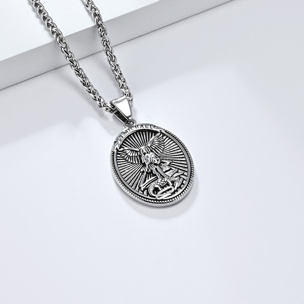 Collar con Dije de San Miguel Arcángel Efesios 6:10 Estilo Clásico
