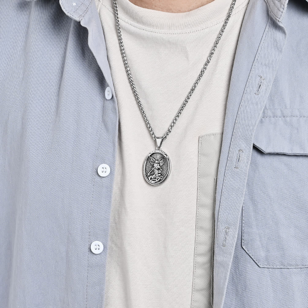 Collar con Dije de San Miguel Arcángel Efesios 6:10 Estilo Clásico