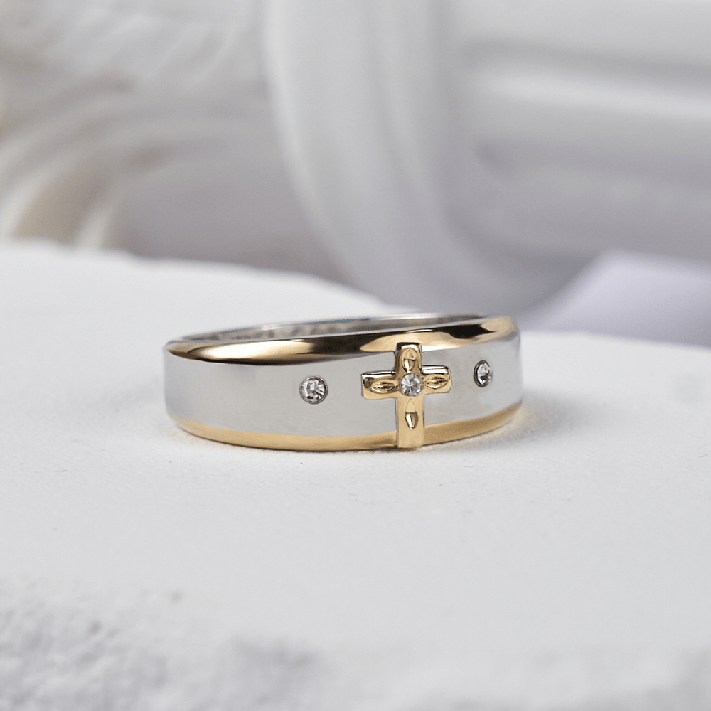 Anillo de Aleación con Cruz de Oro en Dos Tonos Estilo Moderno (Hecho en Tierra Santa)