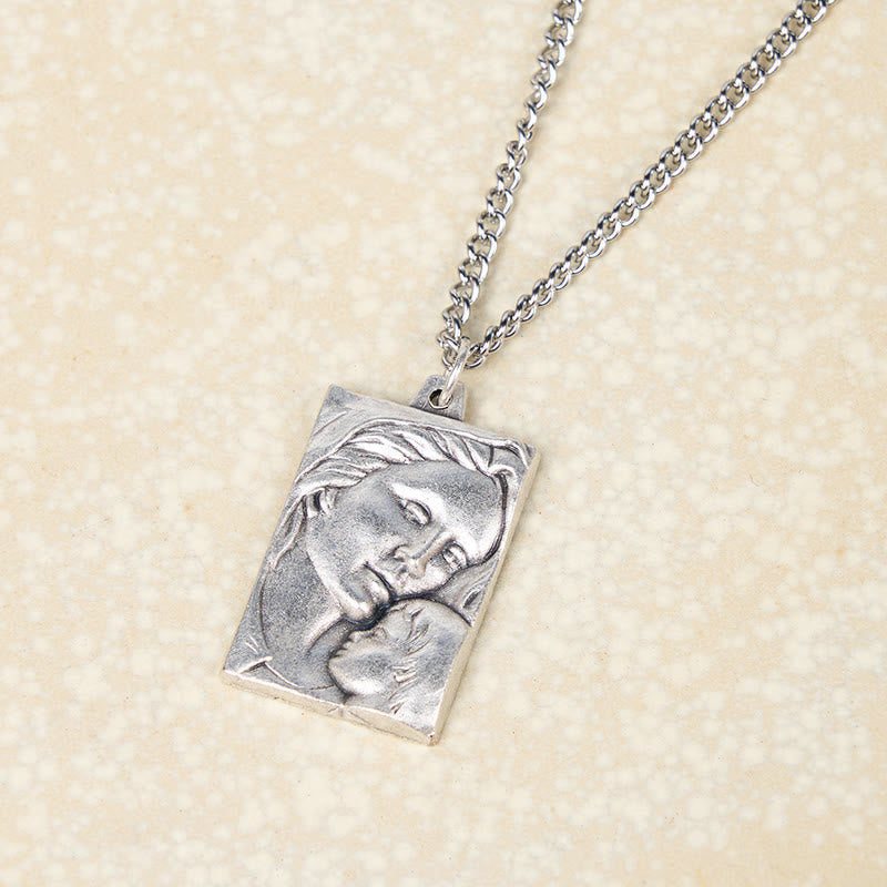 Collar con Dije Amuleto en Relieve de la Virgen y el Niño Estilo Clásico