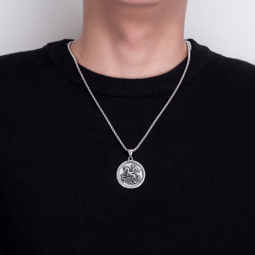 Collar con Dije de San Jorge Vencedor del Dragón Estilo Clásico
