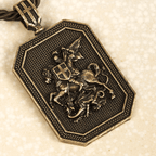 Collar de Oración y Protección con Dije de San Jorge y el Dragón Estilo Clásico