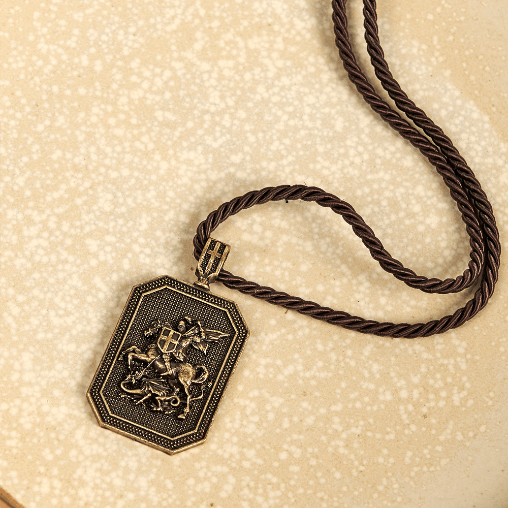 Collar de Oración y Protección con Dije de San Jorge y el Dragón Estilo Clásico