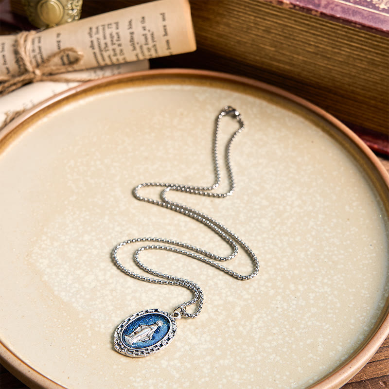 Collar con Dije en Relieve de Esmalte de la Santa Medalla Milagrosa Estilo Clásico