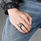 Anillo Robusto de Fe Divina con Cruz Estilo Minimalista