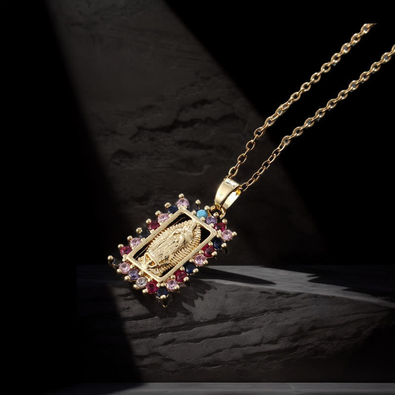 Collar de la Virgen María con Dije de Circonita Micro-Pavé de Colores