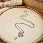 Collar con Dije Crucifijo Bendecido con Ícono de Jesús y Cruz Estilo Retro