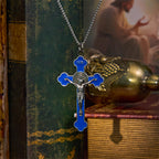 Collar con Dije de Protección Crucifijo Clásico Multicolor Estilo Retro