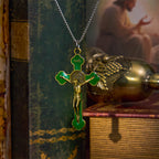 Collar con Dije de Protección Crucifijo Clásico Multicolor Estilo Retro