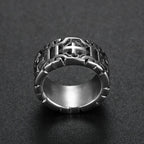 Anillo de Protección de Acero Inoxidable con Cruz Grabada Estilo Retro