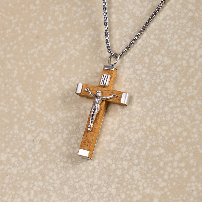 Collar con Dije de Madera y Aleación con Ícono Crucifijo de Jesús Estilo Retro