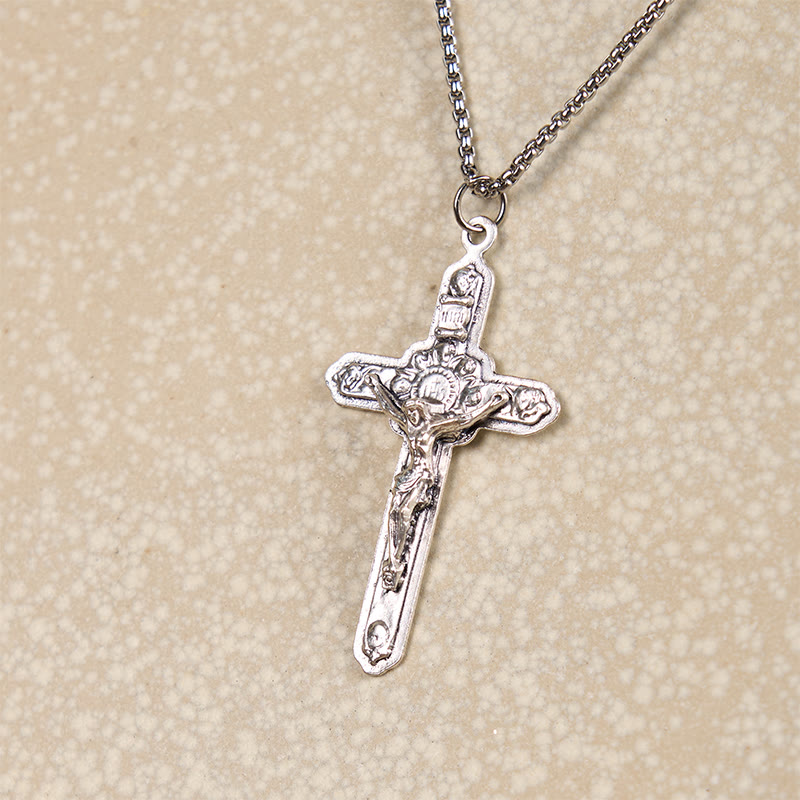 Collar con Dije Crucifijo de Jesús Rodeado de Ángeles Estilo Retro Artesanal