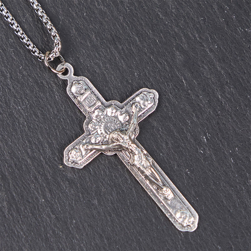 Collar con Dije Crucifijo de Jesús Rodeado de Ángeles Estilo Retro Artesanal