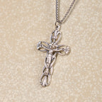 Collar con Dije Amuleto Crucifijo de Jesús con Patrón Retro Exclusivo
