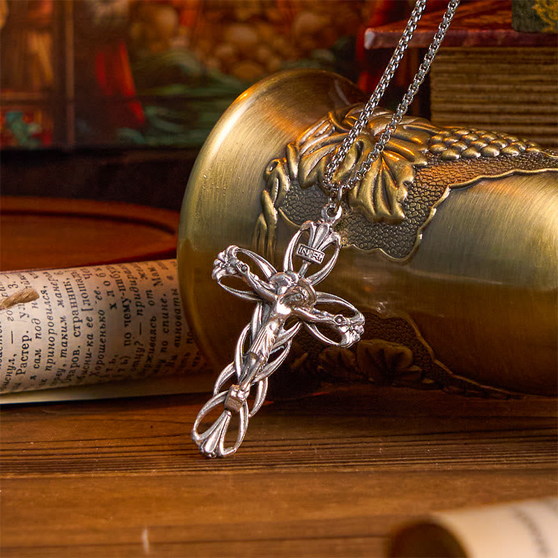 Collar con Dije Amuleto Crucifijo de Jesús con Patrón Retro Exclusivo