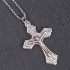 Collar con Dije Crucifijo de Jesús con Hojas de Vid y Patrón Retro Exclusivo