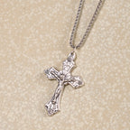 Collar con Dije Crucifijo de Jesús con Hojas de Vid y Patrón Retro Exclusivo
