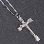 Collar Minimalista con Dije Crucifijo de Jesús con Rosas de Diseño Exclusivo