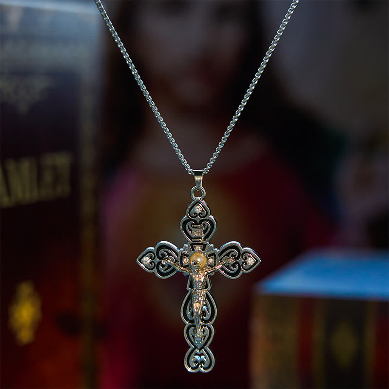 Collar con Dije Crucifijo de la Trinidad con Perla y 3 Gemas en 6 Colores