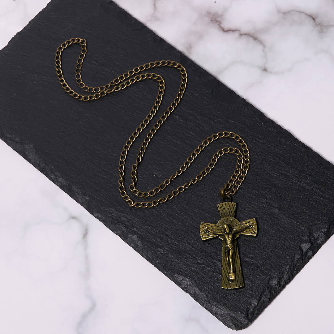 Collar de Acero de Titanio con Dije de Cruz de Jesús con Patrón de Árbol Estilo Retro
