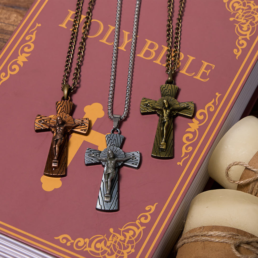 Collar de Acero de Titanio con Dije de Cruz de Jesús con Patrón de Árbol Estilo Retro