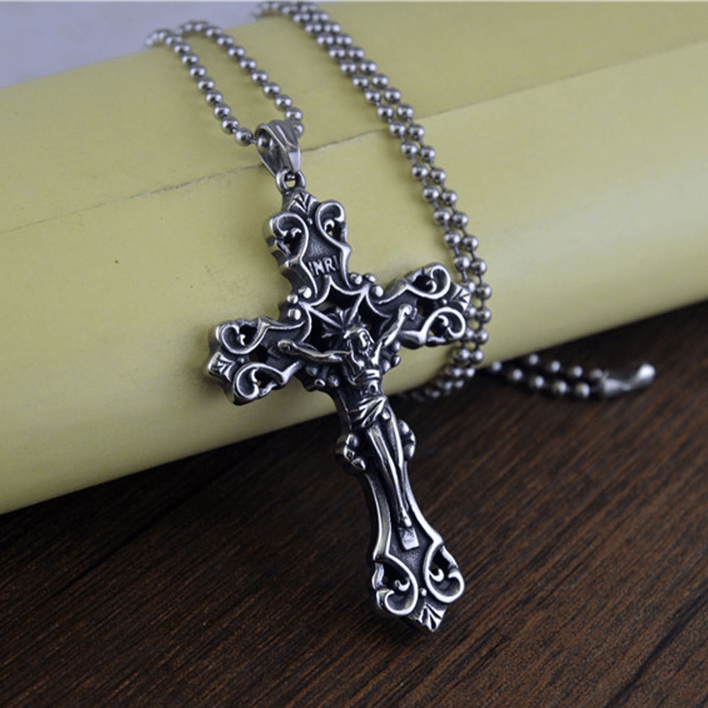 Collar Crucifijo Ornamentado - Símbolo Profundo de Devoción y Fe Eterna