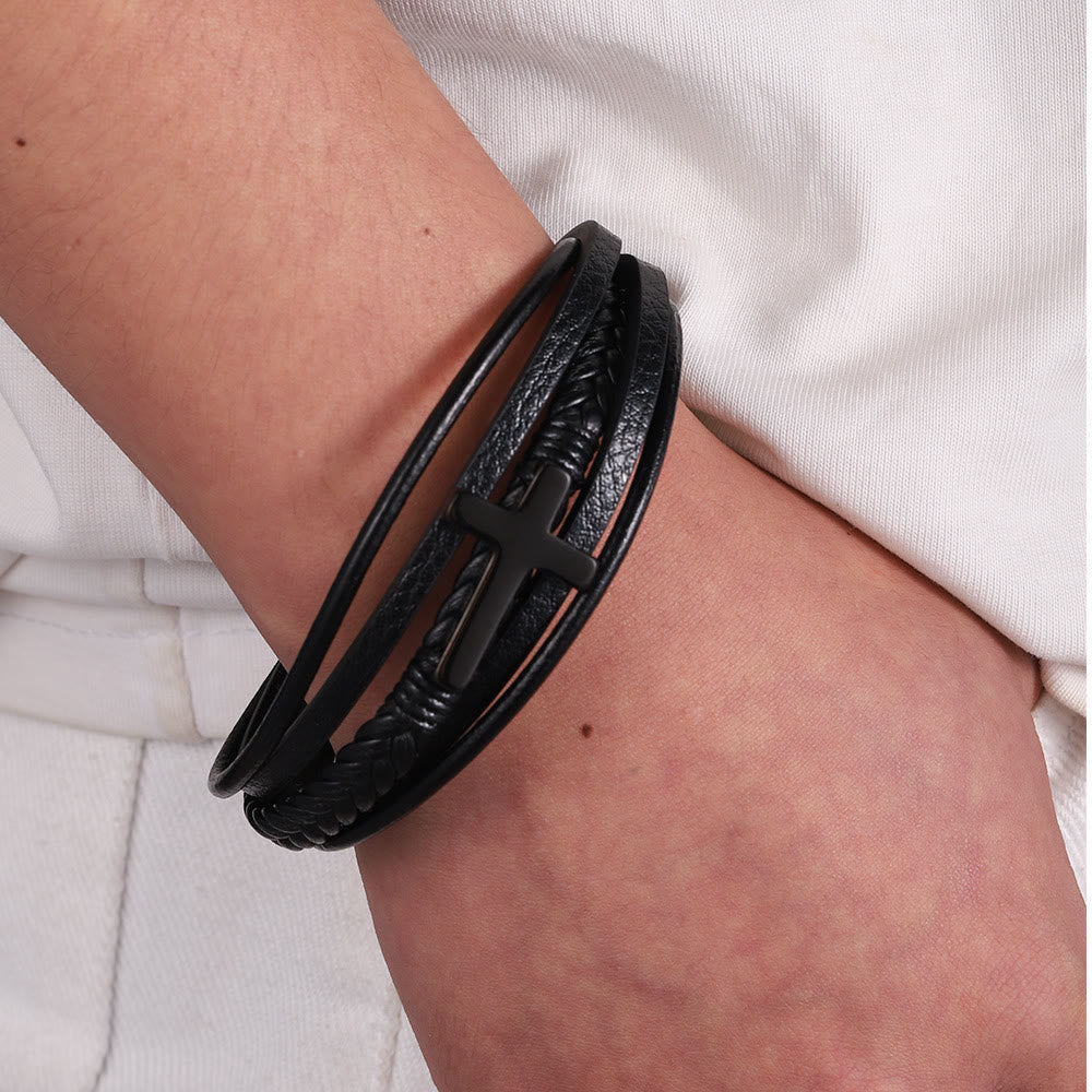 Pulsera Ancha de Cuero Negro con Cruz