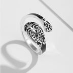 Anillo Ajustable de Plata de Ley 925 con Cruz Grabada - Elegancia en la Devoción