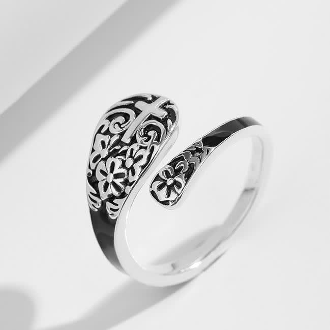 Anillo Ajustable de Plata de Ley 925 con Cruz Grabada - Elegancia en la Devoción