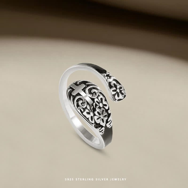 Anillo Ajustable de Plata de Ley 925 con Cruz Grabada - Elegancia en la Devoción