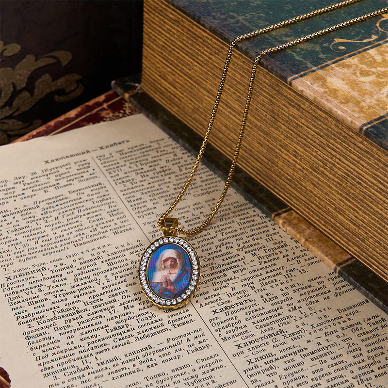 Collar "Virgen Ruega por Nosotros" - Santa María en Oración, Símbolo Profundo de Devoción