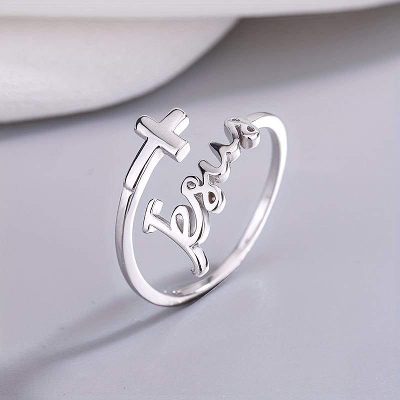 Anillo de Jesús y Cruz: Testimonio Sencillo y Profundo de Fe