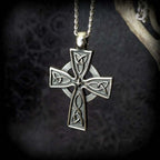 Collar Vintage de Cruz Celta Sagrada de la Trinidad: Símbolo Divino de Fe y Herencia