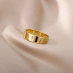 Anillo de Cruz de Oro Divino: Expresión Sencilla y Profunda de Devoción