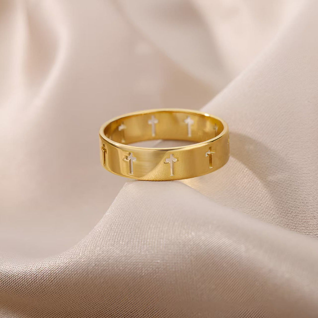 Anillo de Cruz de Oro Divino: Expresión Sencilla y Profunda de Devoción