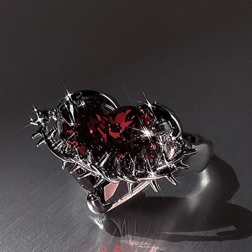 Anillo "Amor Divino y Espinas": Emblema Elegante de Devoción Espiritual