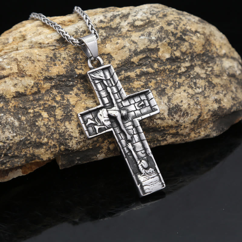 Collar de Cruz "Manos de Redención": Testimonio del Rescate Divino