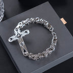 Pulsera de Hombre de Hierro y Fe: Fuerza y Redención en Cada Eslabón