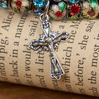 Pulsera de Fe Eterna con Cuentas Artesanales de Cloisonné: Testimonio de la Presencia de Cristo