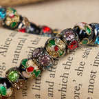 Pulsera de Fe Eterna con Cuentas Artesanales de Cloisonné: Testimonio de la Presencia de Cristo