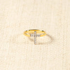 Anillo de Plata 925 con Cruz y "Confía en Dios": Símbolos de Esperanza