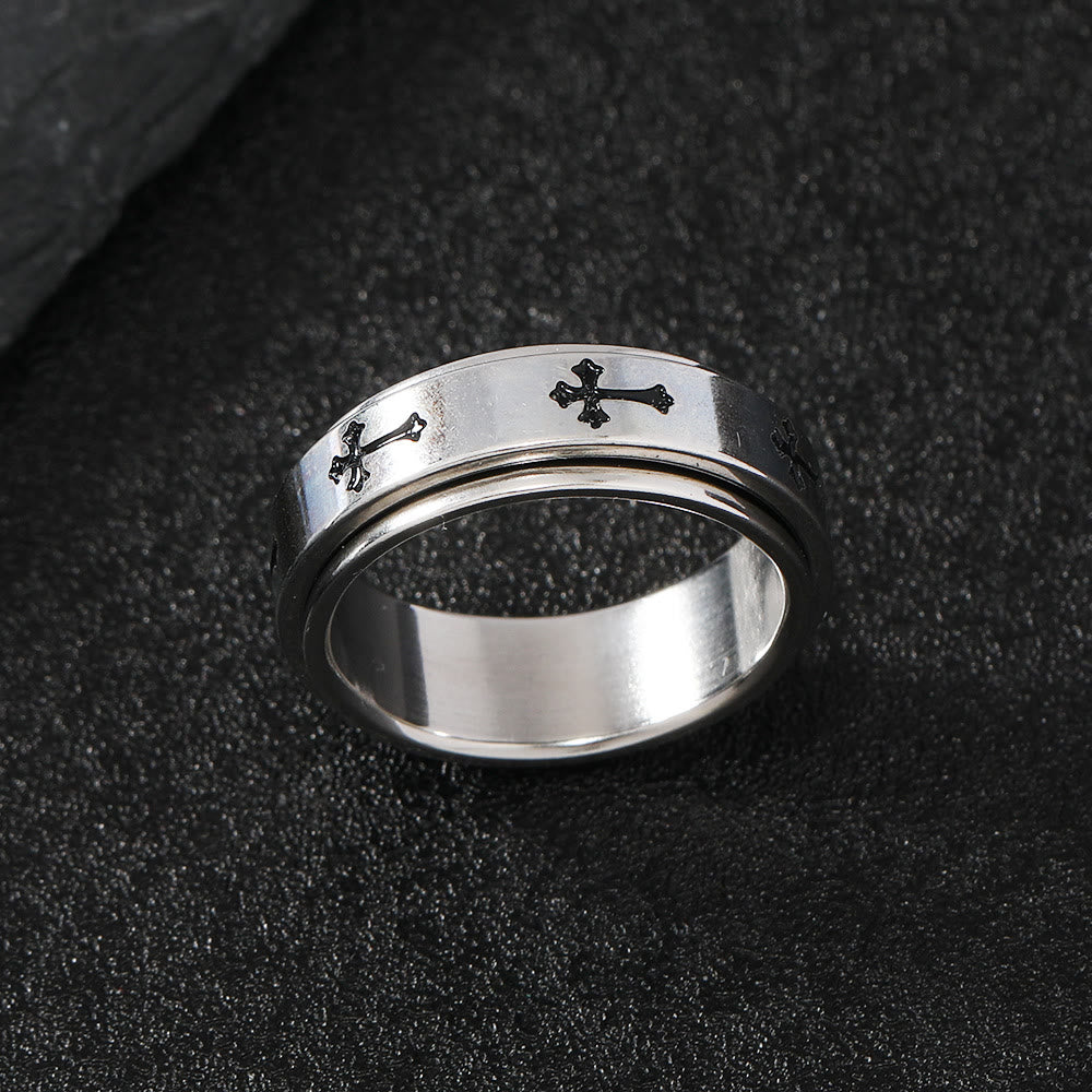Anillo de Cruz Minimalista: El Entrelazado de la Fe y la Moda