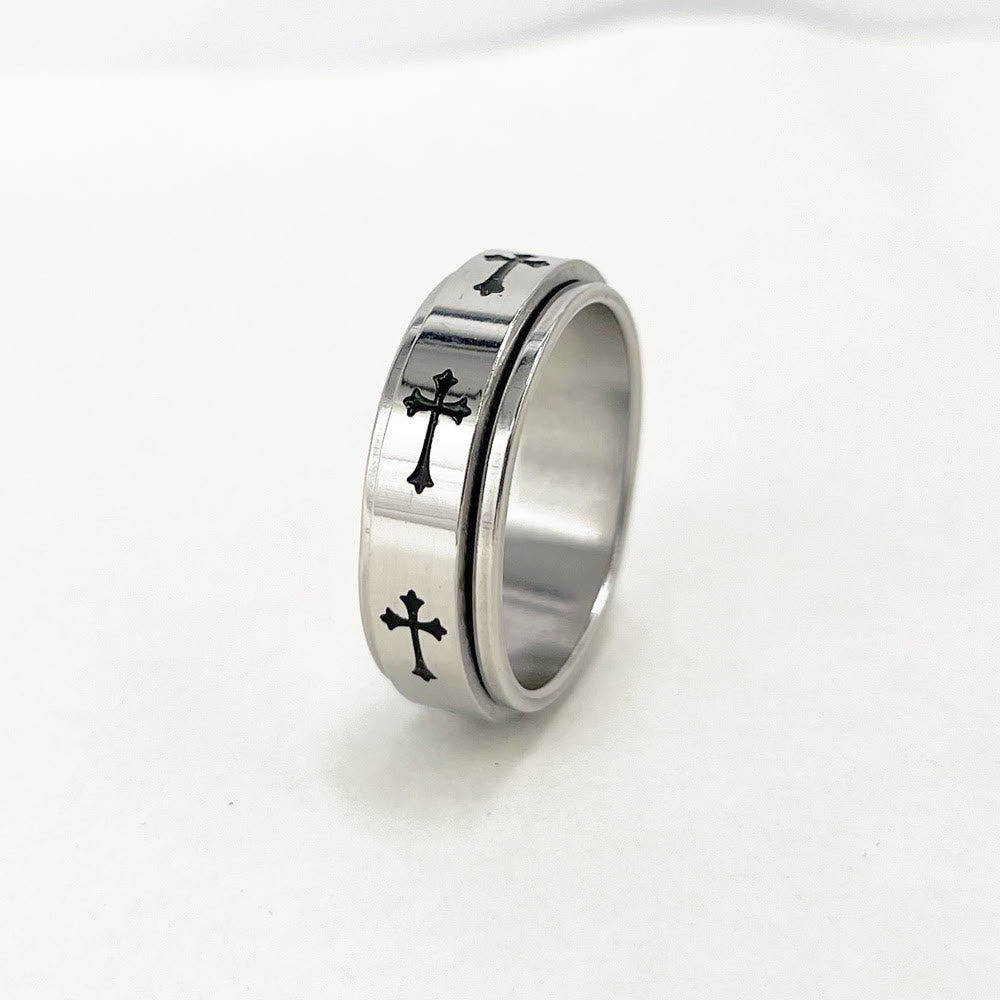 Anillo de Cruz Minimalista: El Entrelazado de la Fe y la Moda
