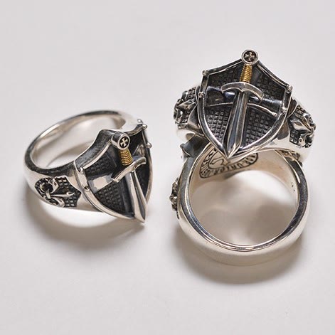 Anillo Escudo, Espada e Iris de Fe Inmortal: Símbolo de Fe y Fortaleza