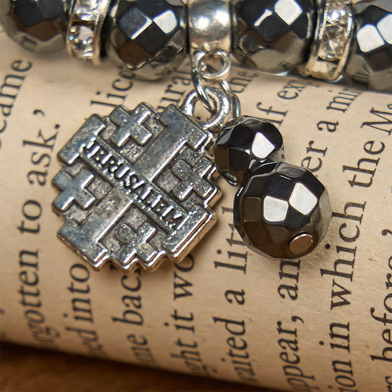 Pulsera Inspirada en Jerusalén de Piedra Negra Brillante: Símbolo de Fe
