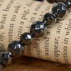 Pulsera Inspirada en Jerusalén de Piedra Negra Brillante: Símbolo de Fe
